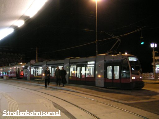 17 Kennedybrücke, Hietzing