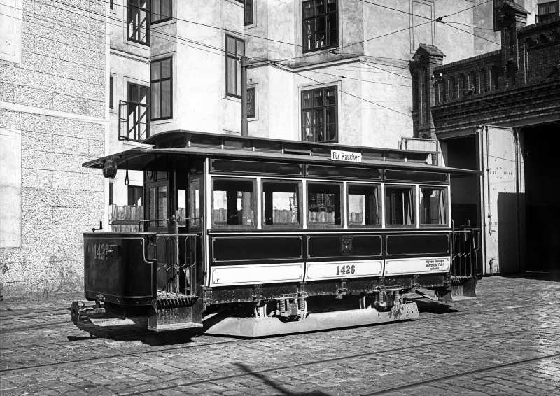 Datei:R 1426 bhfrudolfsheim.jpg