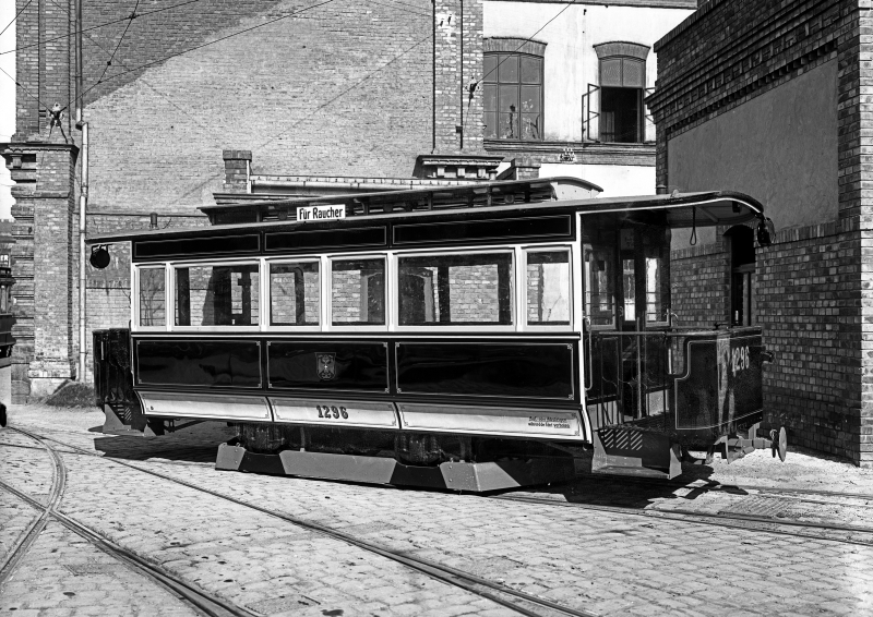 Datei:O1 1296 bhfrudolfsheim.jpg