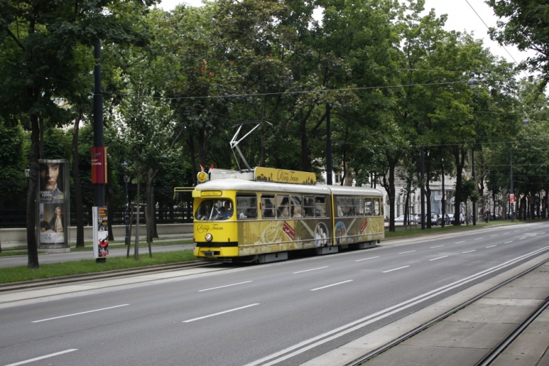 Datei:VRT 4867 opernring20100620.jpg