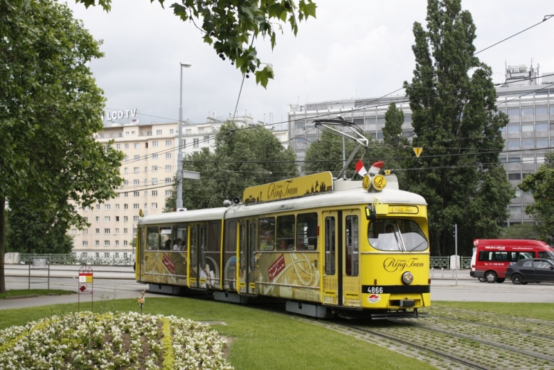 Datei:VRT 4866 juliusraabplatz20100530.jpg